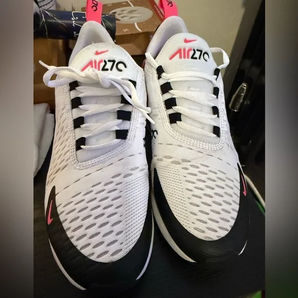 Women’s Nike air 270 Sneakers - Picture 4 of 6